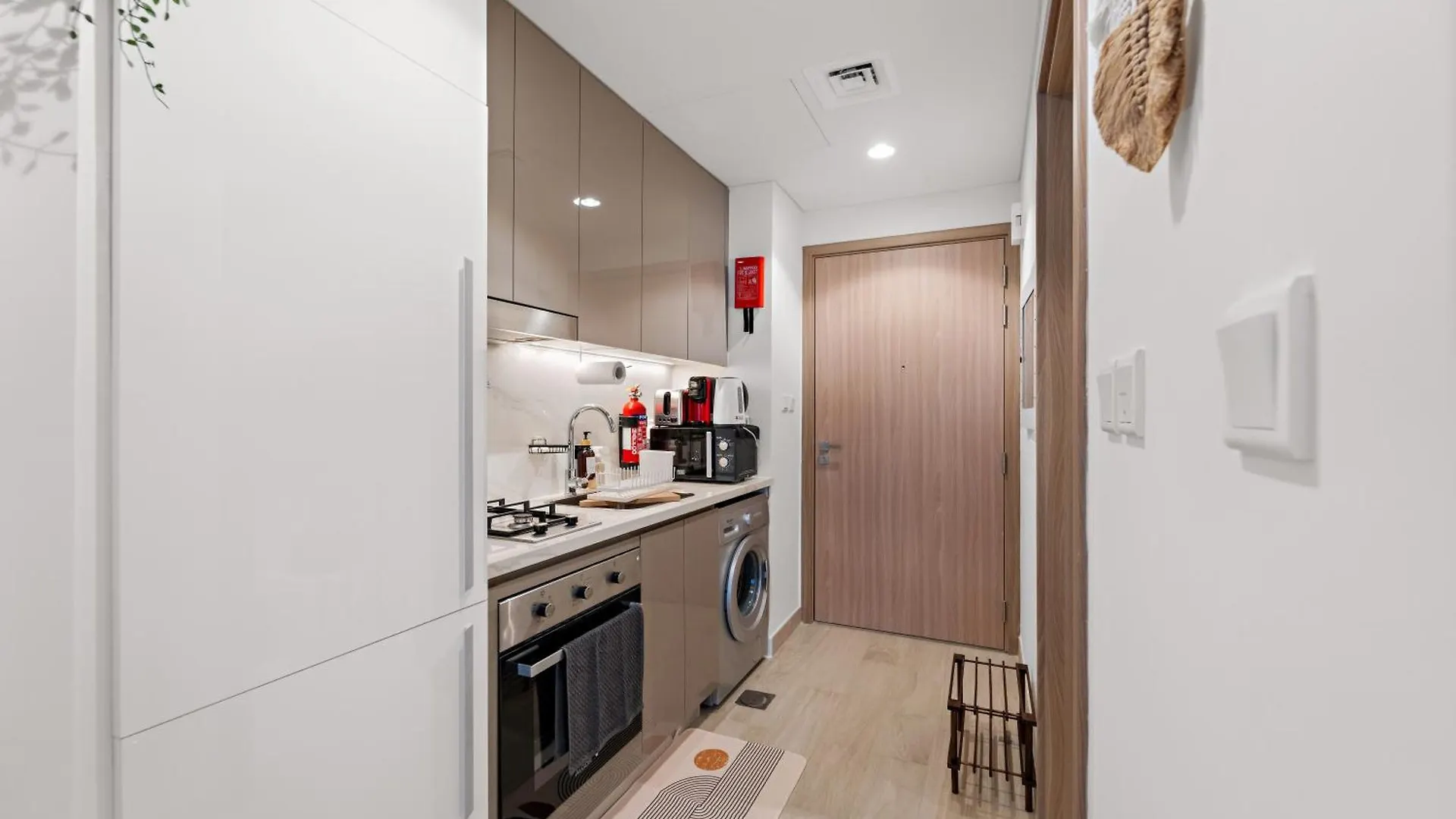 Apartment Studio With Pool, Gym, Bbq Area And Playground Dubai